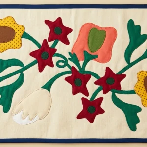 Fall Bouquet quilt 1 Fall Bouquet Quilt: Create a stunning 30-1/2 inch wall hanging with Janet Nesbitt's primitive appliqué pattern. Perfect for autumn home decor.