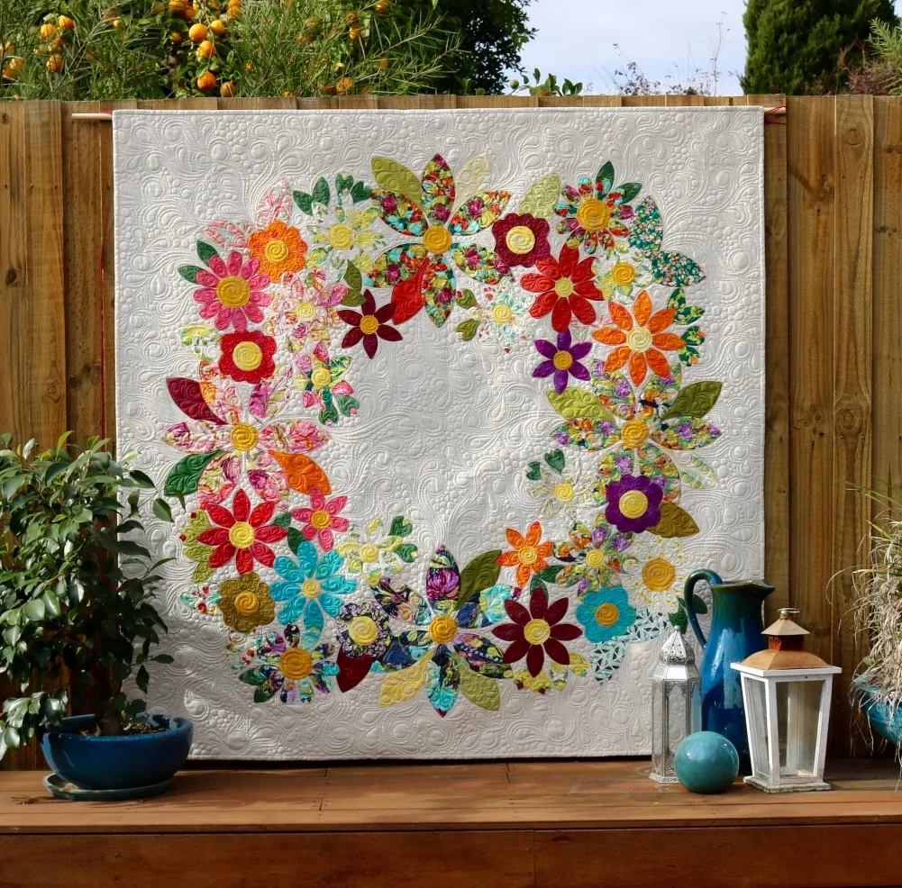 Sage Flowering Wreath Quilt - A Delicate Design🌿🌸 Sage Flowering Wreath Quilt - A Delicate Design🌿🌸
