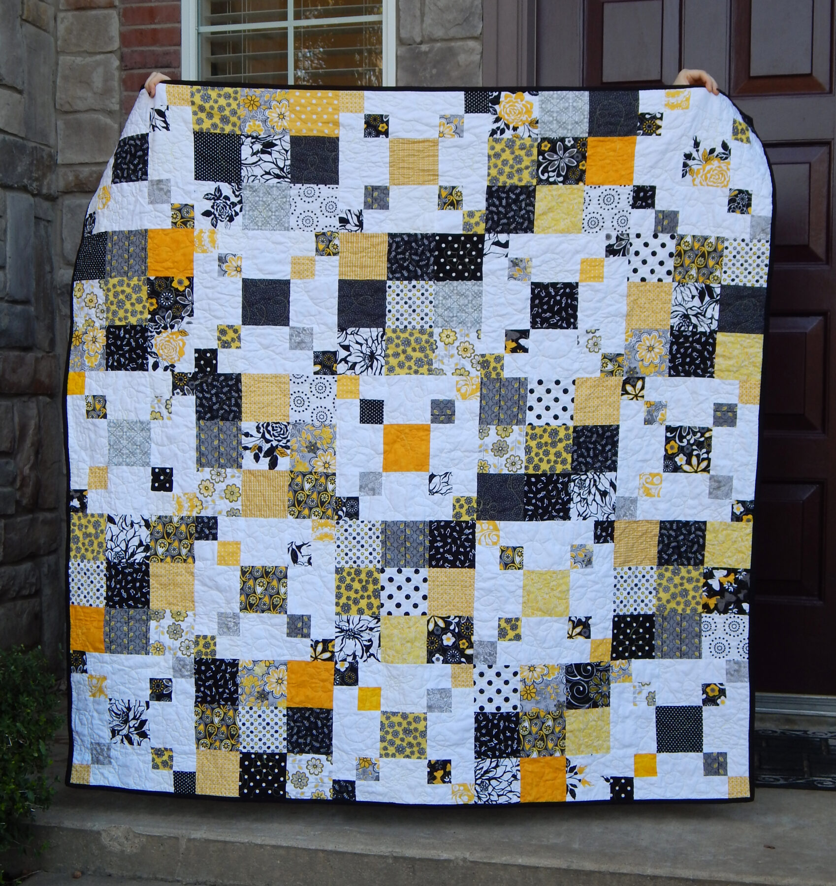 Black and Yellow Scrap Quilt 🐝🌟 Black and Yellow Scrap Quilt 🐝🌟