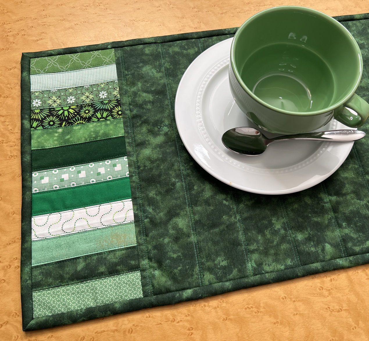 Evergreen Event Placemat 🎄✨Festive Touch to Your Table with Quilting Evergreen Event Placemat 🎄✨Festive Touch to Your Table with Quilting