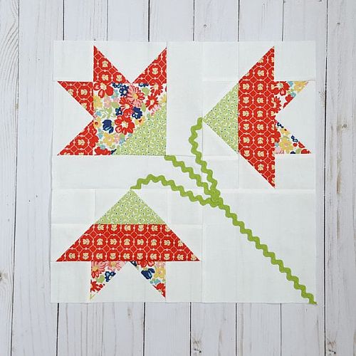 Carolina Lily Quilt Block 🌸✨ A Modern Twist on a Timeless Classic Carolina Lily Quilt Block 🌸✨ A Modern Twist on a Timeless Classic