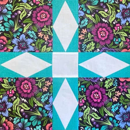 A single Darting Minnows quilt block showing construction - HERE IS THE ORIGINAL PATTERN A single Darting Minnows quilt block showing construction - HERE IS THE ORIGINAL PATTERN